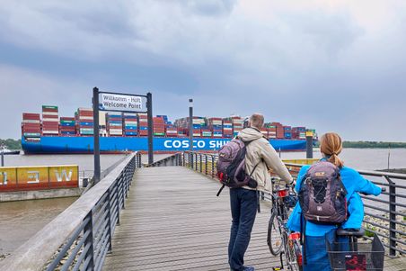 Radfahrer am Willkomm-Höft