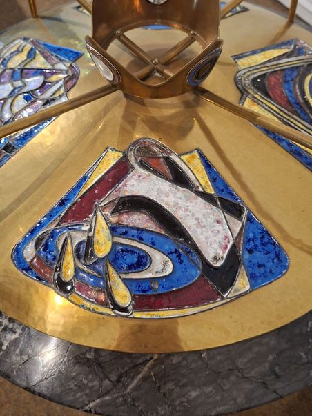 Detailaufnahme des Taufbrunnens in der Jesus Guter Hirt-Kirche in Bad Bramstedt.