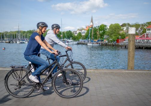 Radfahrer am Hafenkopf in Flensburg