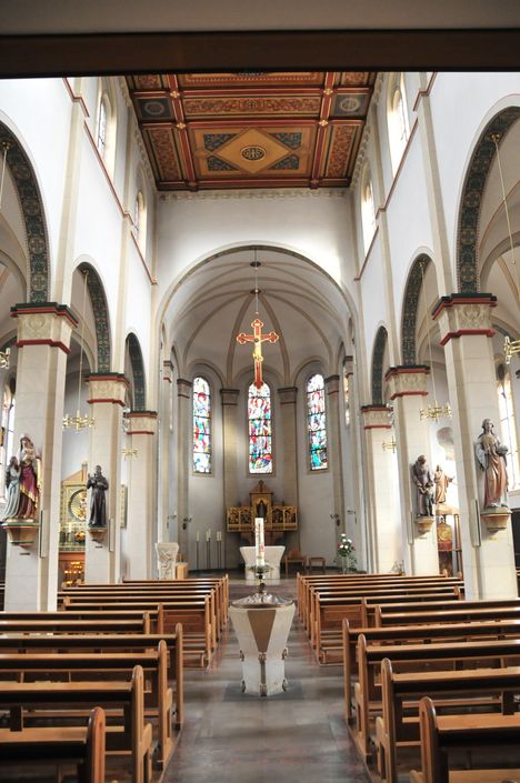 Innenansicht der Vicelinkirche in Neumünster