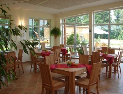 Gastraum im Hofcafé