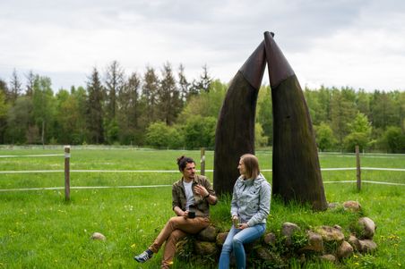 Radfahrer am Rastplatz Neumünster Tierpark