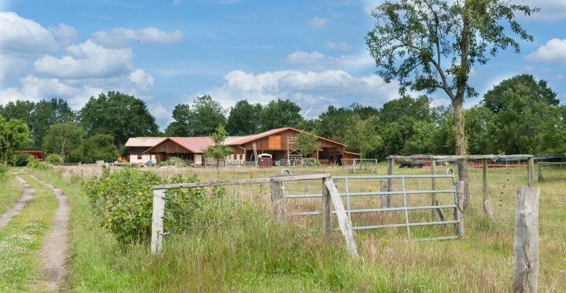Blick auf die Hofgemeinschaft Weide-Hardebek
